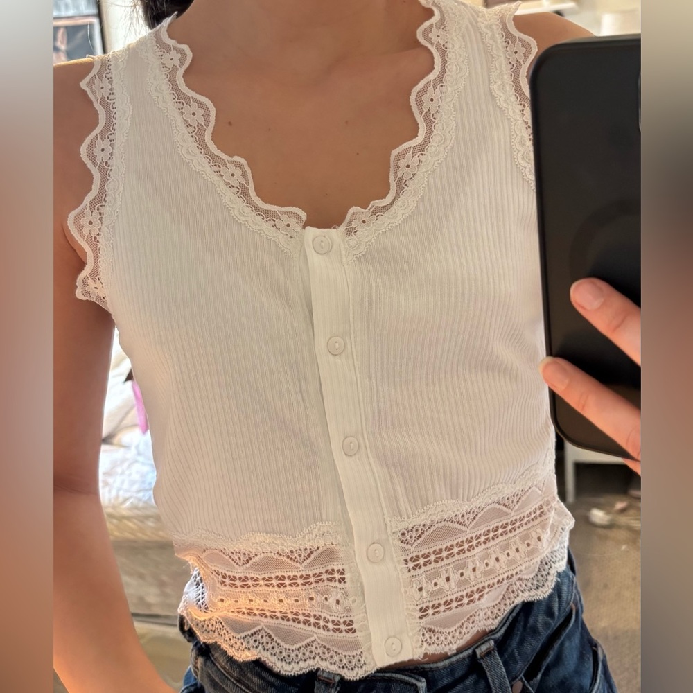 White Lace Button-Down Tank - Picture 2 of 7